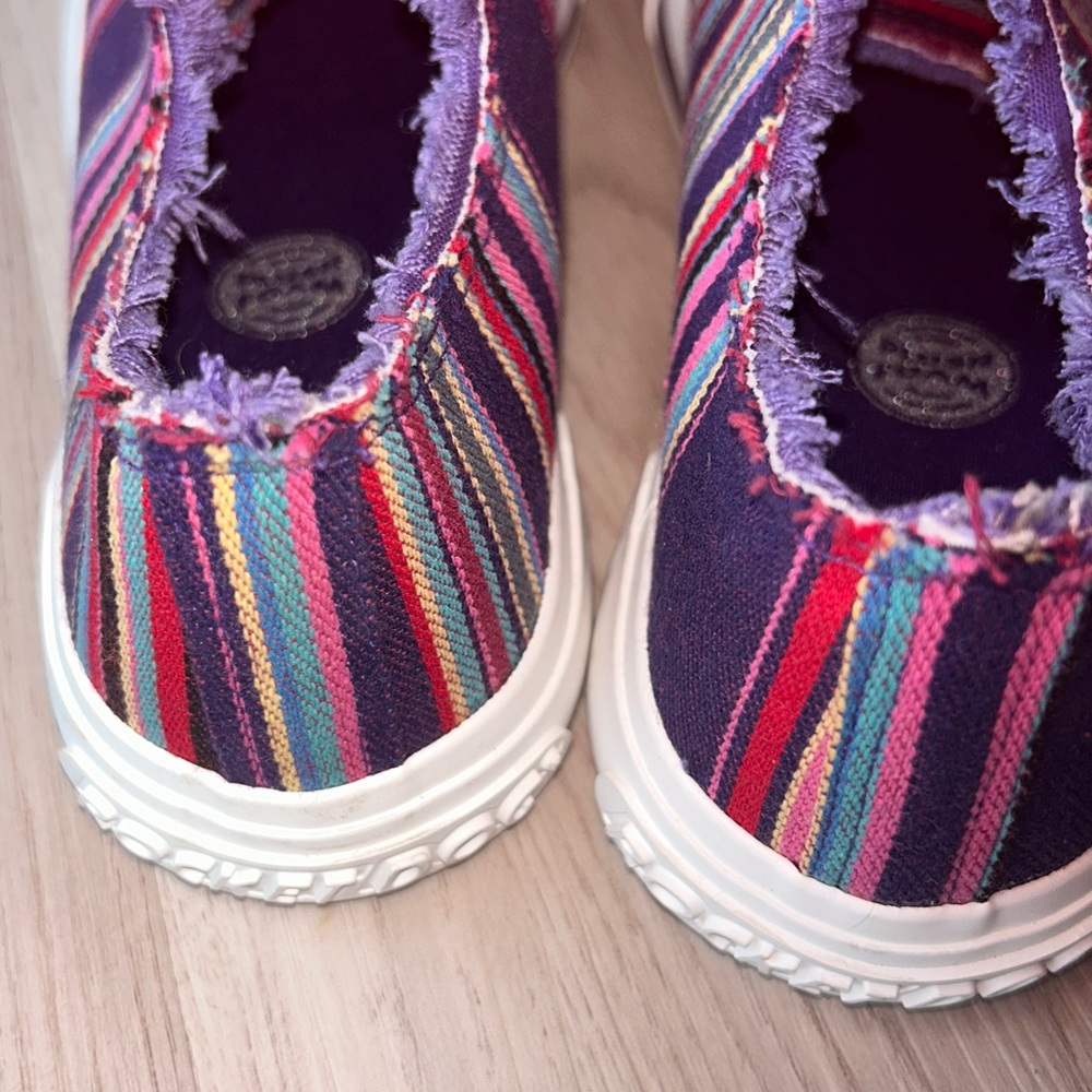 Rocket Dog Jokesae Aloe Cotton Striped Sneakers 8.5 Purple NWOT Casual Slip On - Picture 8 of 12